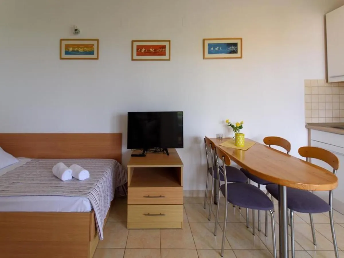 Simplistic Apartment In Suko An With Balcony Sukosan